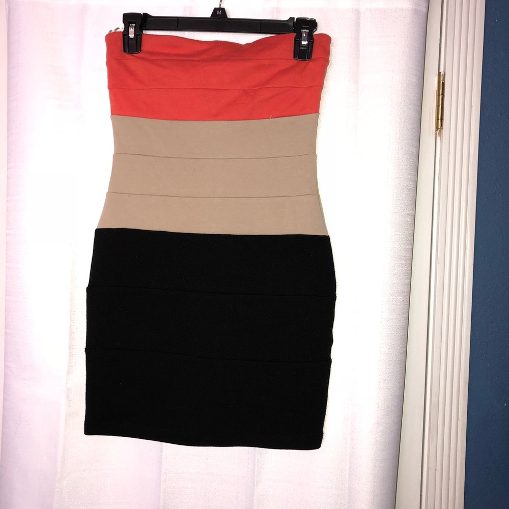 Sleeveless dress